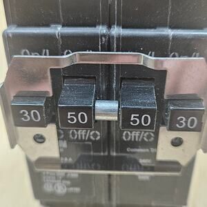 Eaton BQ220230 Quadplex Circuit Breaker 0A/30A Quad-Pole, Independent trip NEW
